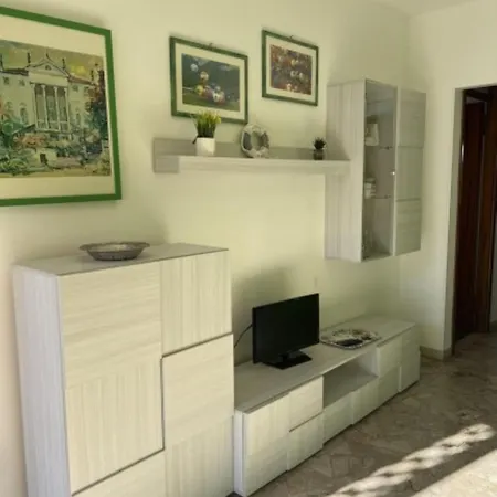 Appartement Modern Flat In A Building With Garden Bibione