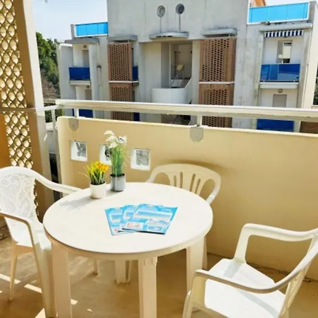 Flat With Shared Barbecue *